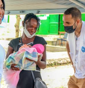Personas haitianas afectadas por el terremoto